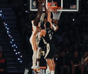 开云体育客户端下载-32+14+9统治攻防！字母哥猎杀老鹰剑指NBA杯冠军